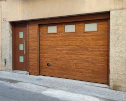 Puerta seccional instalada